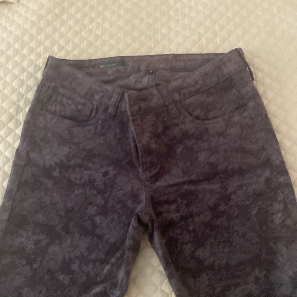 KUT NWOT Sz6. Gray velvet like pants. Skinny mid rise